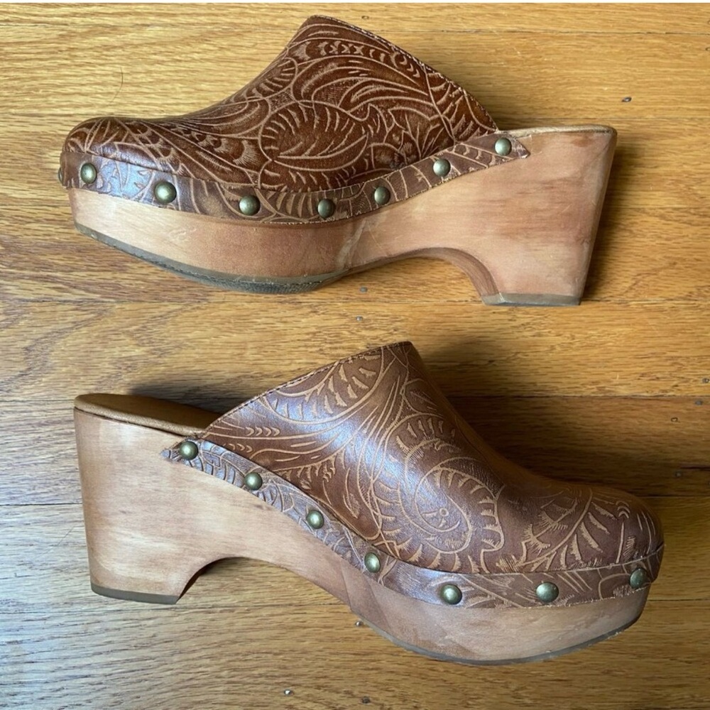 Sundance Cordani Brown Embossed Leather Clogs